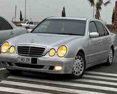 Mercedes E 220, 2001 il