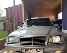 Mercedes W202, 2000 il