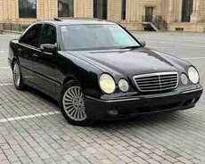 Mercedes E 260, 2000 il