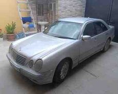 Mercedes E 220, 2000 il