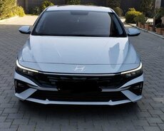 Hyundai Elantra, 2024 il