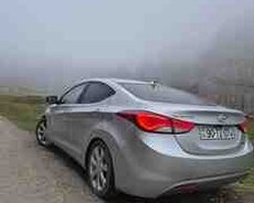 Hyundai Elantra, 2012 il