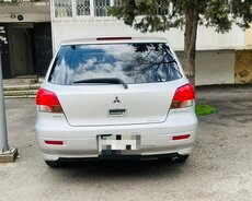 Mitsubishi Airtrek, 2001 il