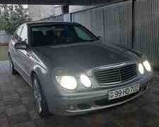 Mercedes E 220, 2002 il
