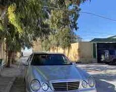 Mercedes E 220, 2000 il