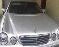 Mercedes E 220, 2000 il