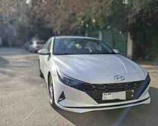 Hyundai Elantra, 2021 il