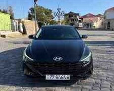 Hyundai Elantra, 2022 il