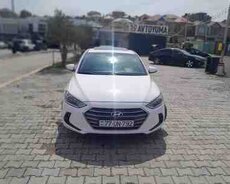 Hyundai Elantra, 2017 il