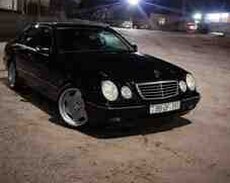 Mercedes E 320, 2001 il