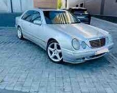 Mercedes E 320, 2000 il
