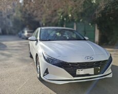 Hyundai Elantra, 2021 il