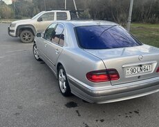 Mercedes E270, 2000 il