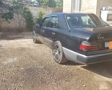 Mercedes E 230, 1991 il