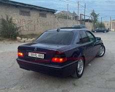 Mercedes 220, 1999 il