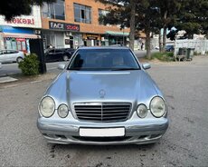 Mercedes E 240, 2000 il