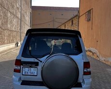 Mitsubishi Pajero io, 2004 il