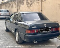 Mercedes E 190, 1990 il