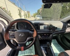 Hyundai Avante, 2016 il