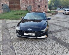 Hyundai Elantra, 2021 il