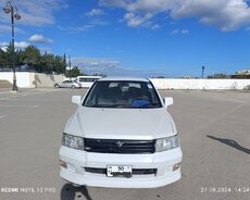 Mitsubishi Chariot, 2000 il