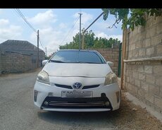 Toyota Pirus, 2012 il