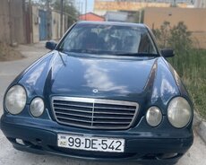 Mercedes E-200, 1999 il