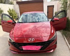 Hyundai Elantra, 2022 il