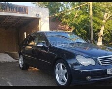 Mercedes 2000, 2000 il