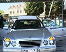 Mercedes W210, 2000 il