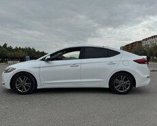 Hyundai Elantra, 2018 il