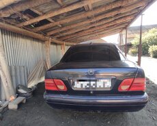 Mercedes E 230, 1995 il