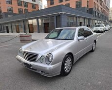 Mercedes E240, 2000 il
