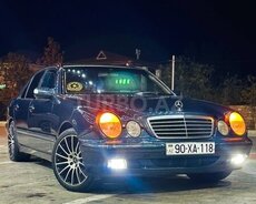 Mercedes E 240, 2000 il