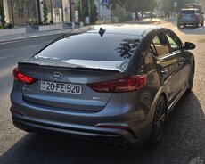 Hyundai Elantra, 2017 il