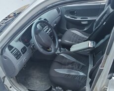Hyundai Accent, 2004 il